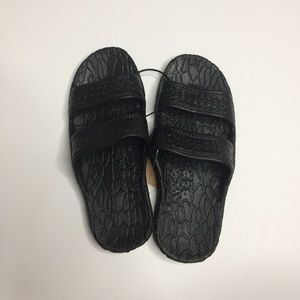 NWT-New Pali Jandals Black
